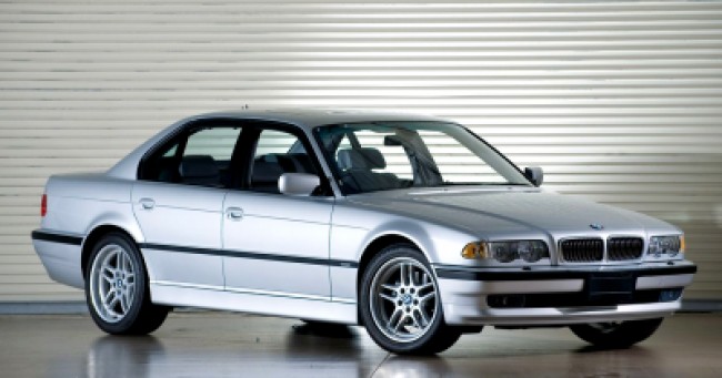 Cotação de seguro 740i 4.4 V8