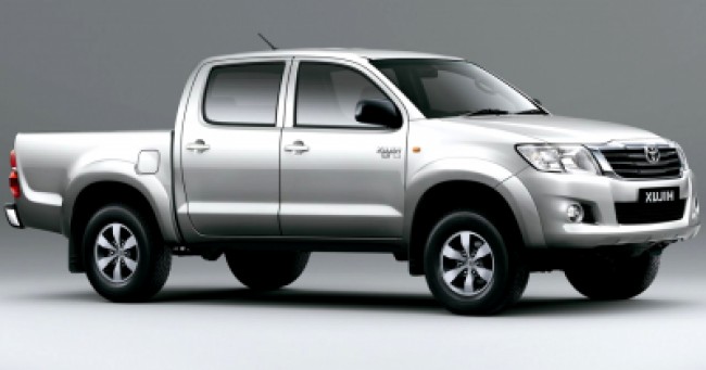 valor do seguro Hilux STD 2.7 CD 2015